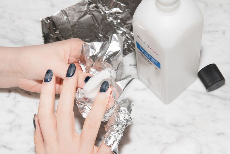 foil method remove nail polish