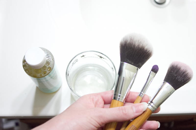 Cleaning-Your-Makeup-Brushes-Step-1